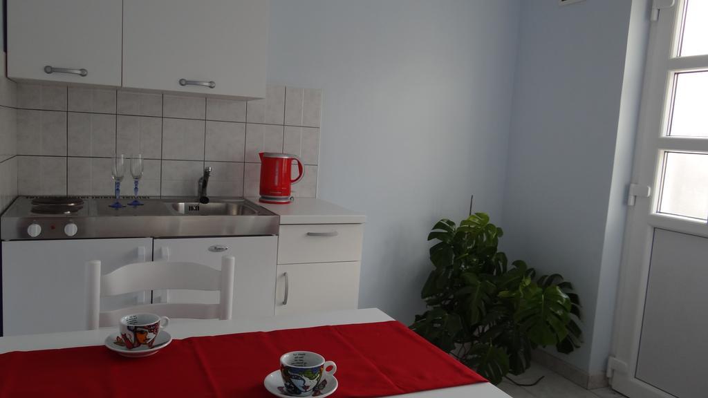 Apartments Zulim トロギール 部屋 写真