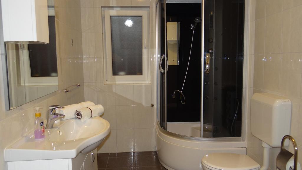 Apartments Zulim トロギール 部屋 写真